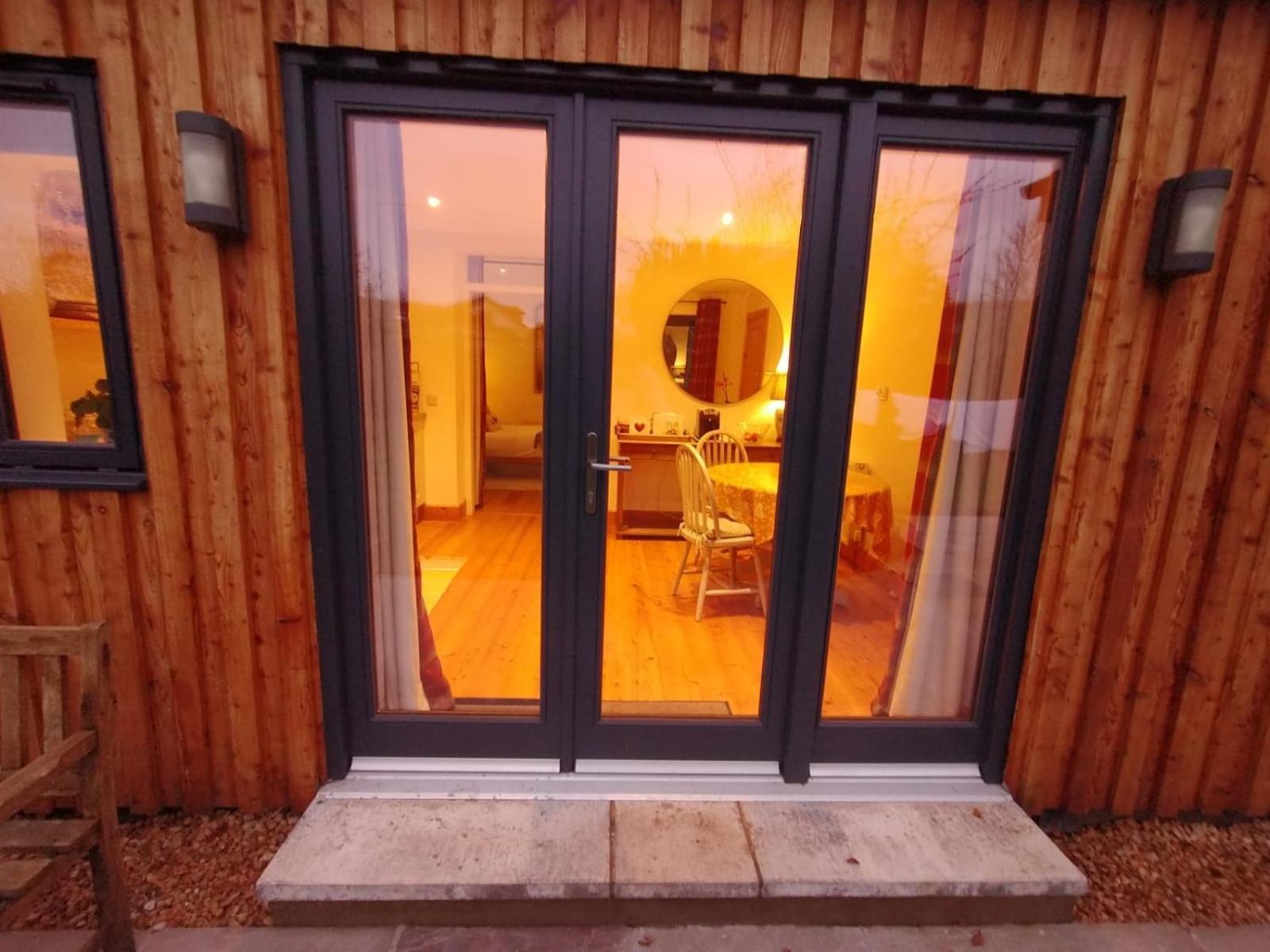 City Central Quiet Garden Apartment With Free Parking Inverness Kültér fotó